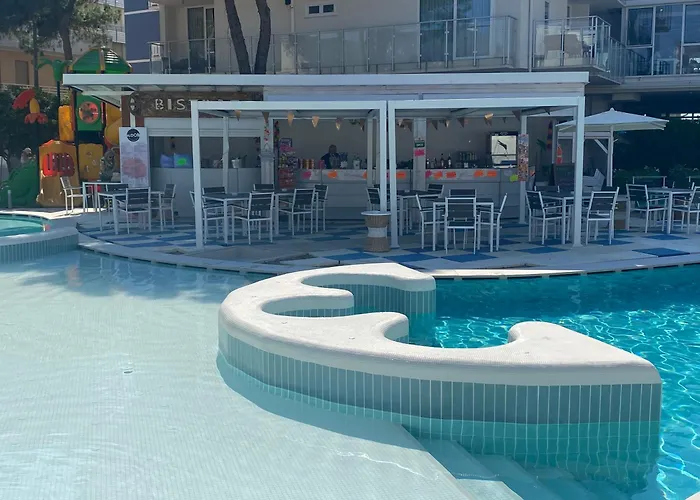 Marina Palace Hotel