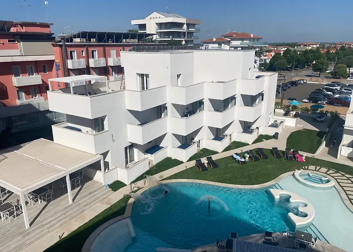 Marina Palace Hotel