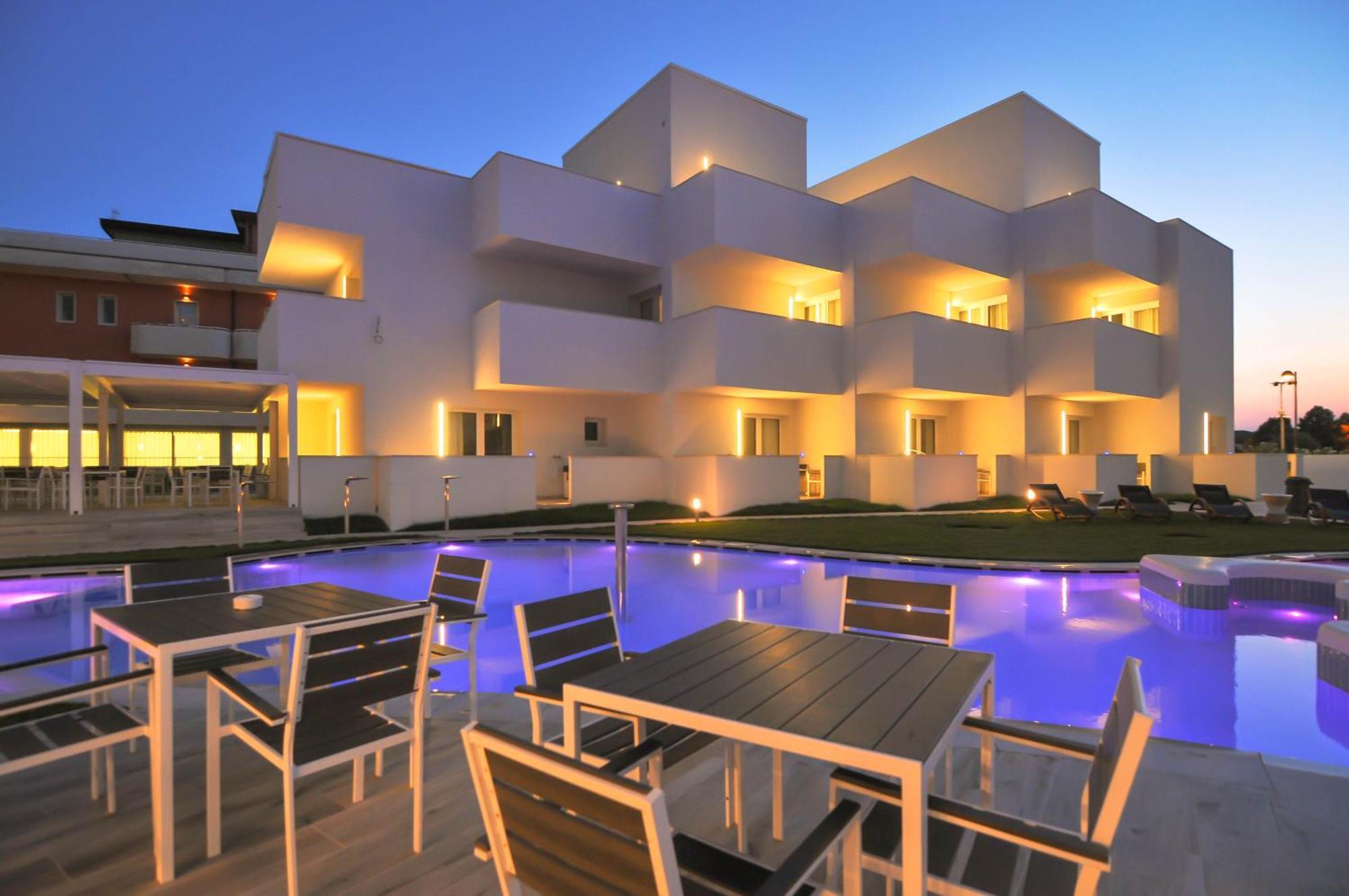 Marina Palace Hotel 4*