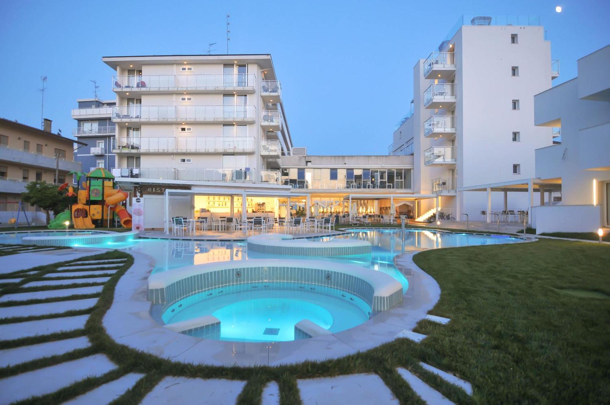 Marina Palace