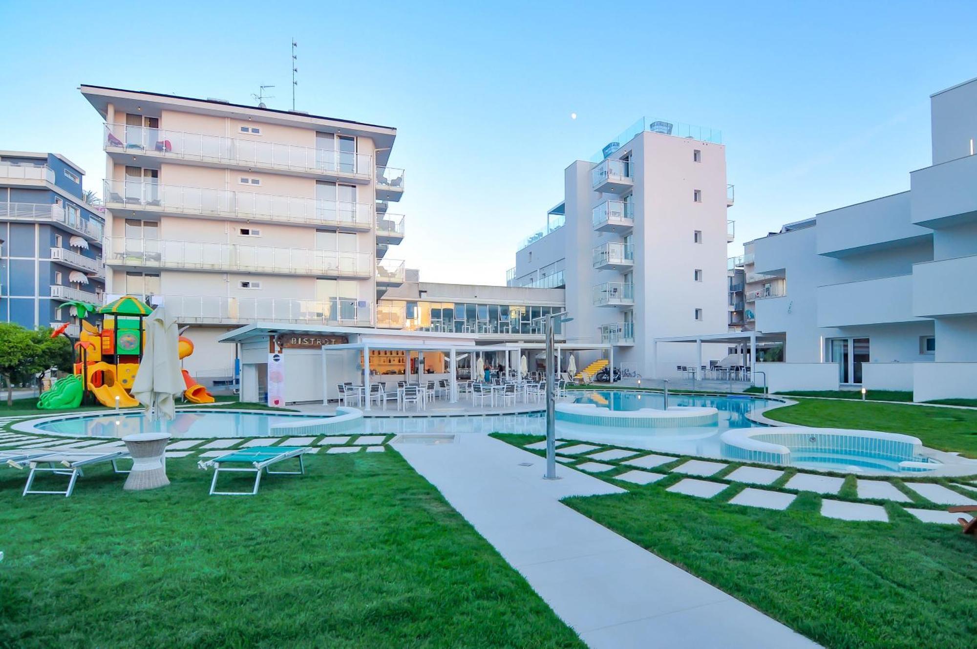 Marina Palace Hotel